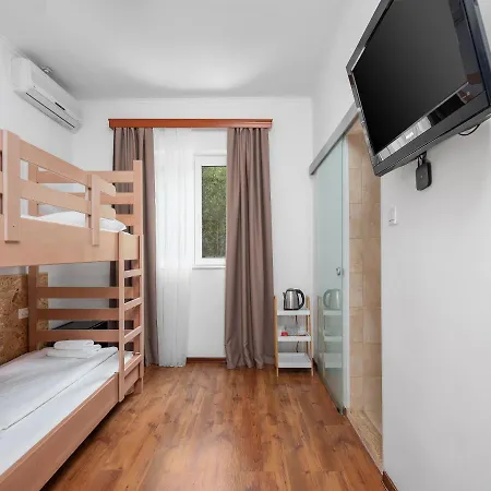 Hotel In Meta Mate Split